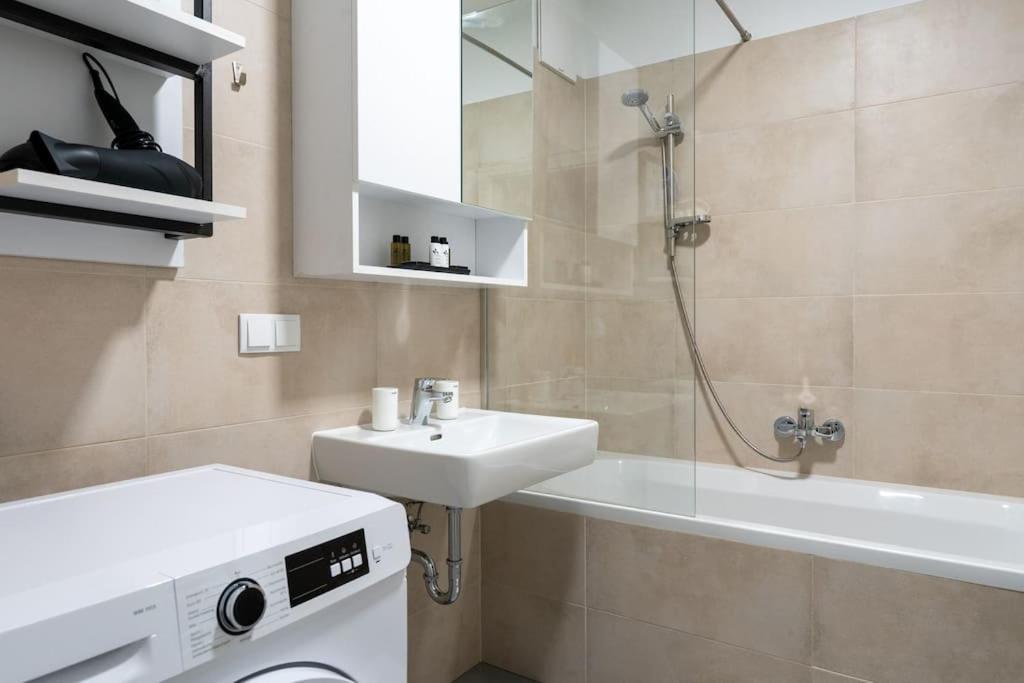 1Br Excellence, Fast To Centre By Hm Apartment เวียนนา ภายนอก รูปภาพ